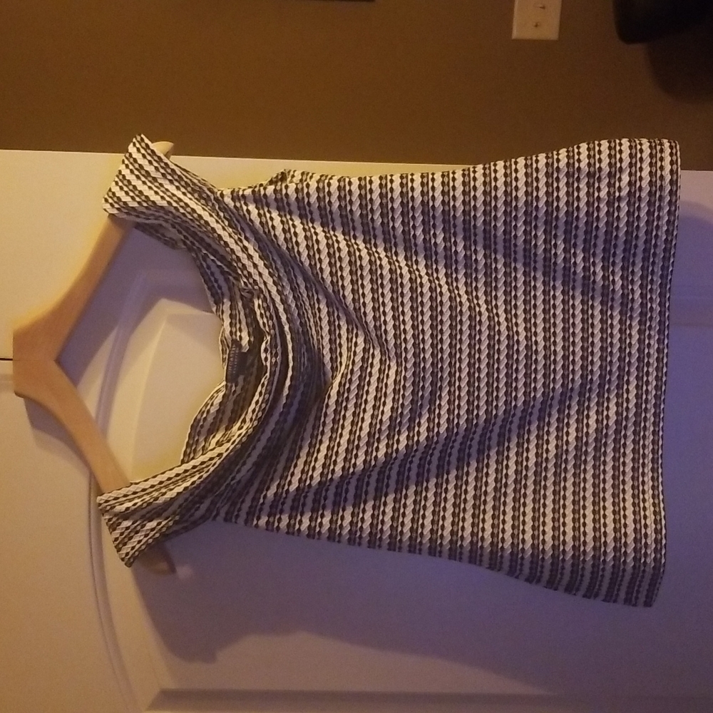 Sleeveless top, by Doncaster